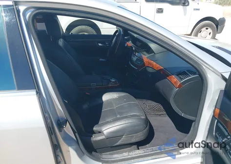 2009 Mercedes-Benz S 550 z USA, uszkodzony, nr VIN WDDNG71X69A280042